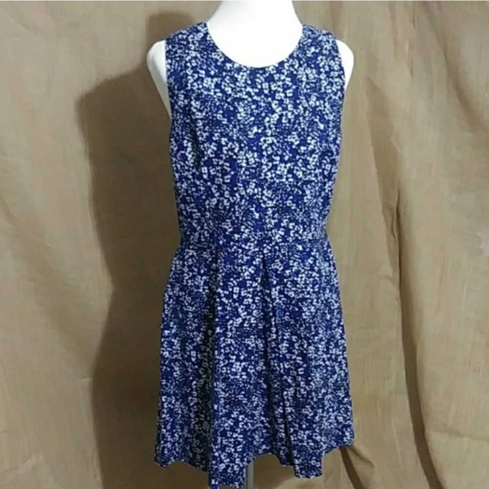 SALE - GAP Blue Floral Summer Sun Dress Size 10 EUC Flared Skater Bottom.